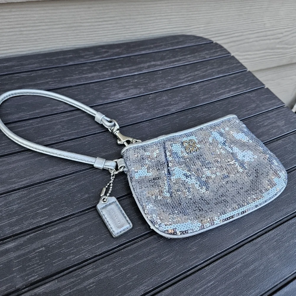 Coach Silver Sequin Wristlet Handbag Bag Small Zip Pouch Sparkly w Bag Charm